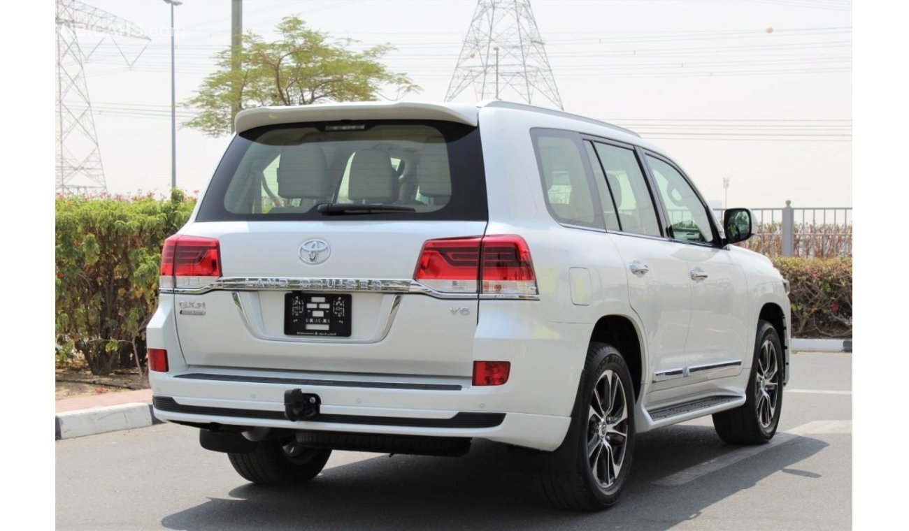 Toyota Land Cruiser GXR GT GCC LOW MILEAGE IN BRAND NEW CONDITION WITH AL FUTTAIM WARRANTY