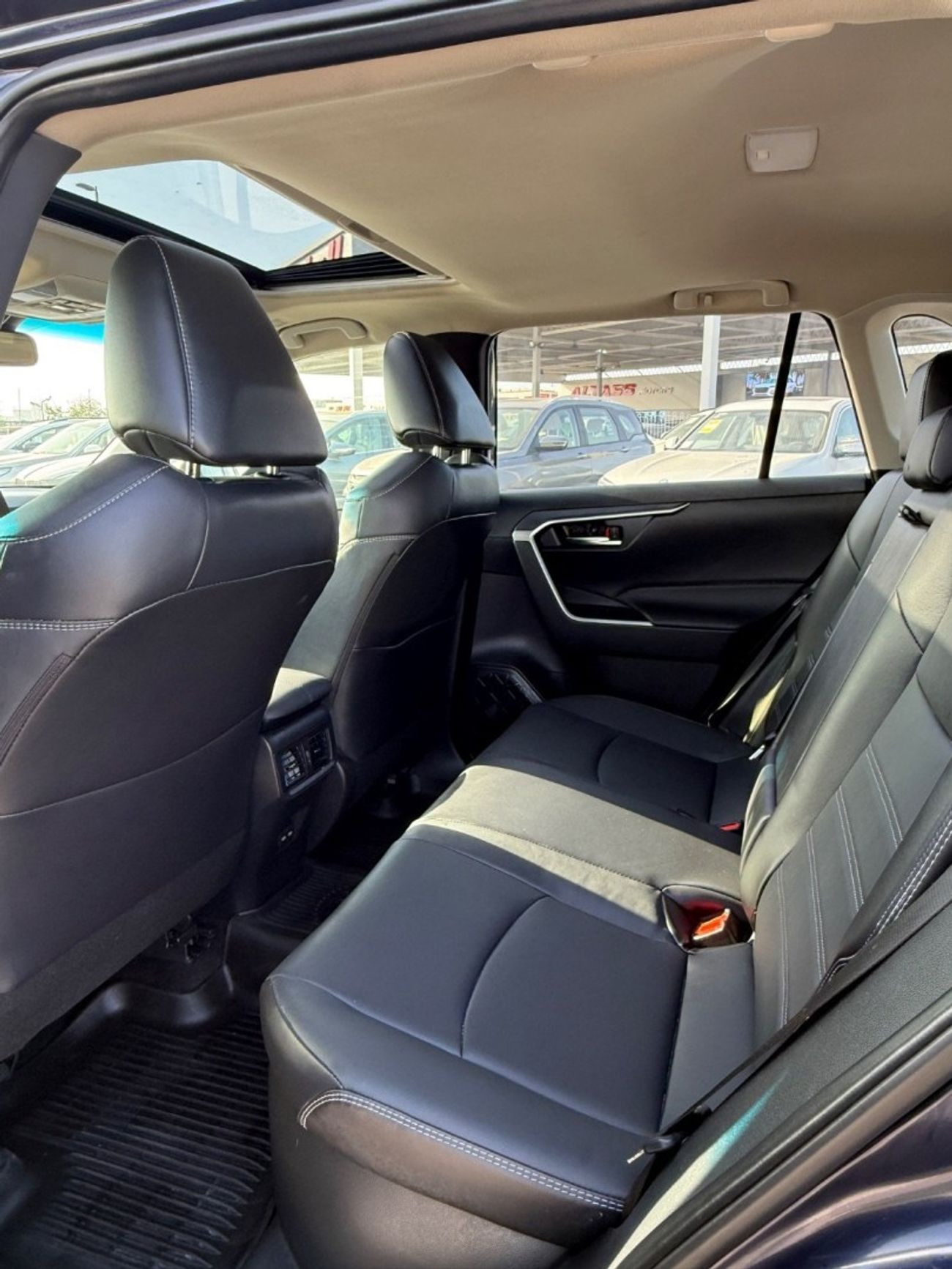 تويوتا راف ٤ RAV4 xle premium Hybrid 4x4