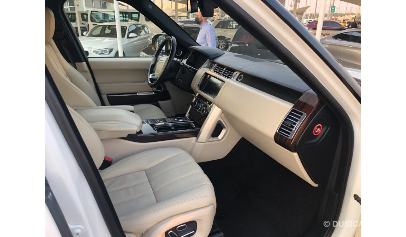 Land Rover Range Rover RANG ROVER SPORT SUPER CHARGE MODEL 2013 GCC car perfect condition full option panoramic roof 5 cam