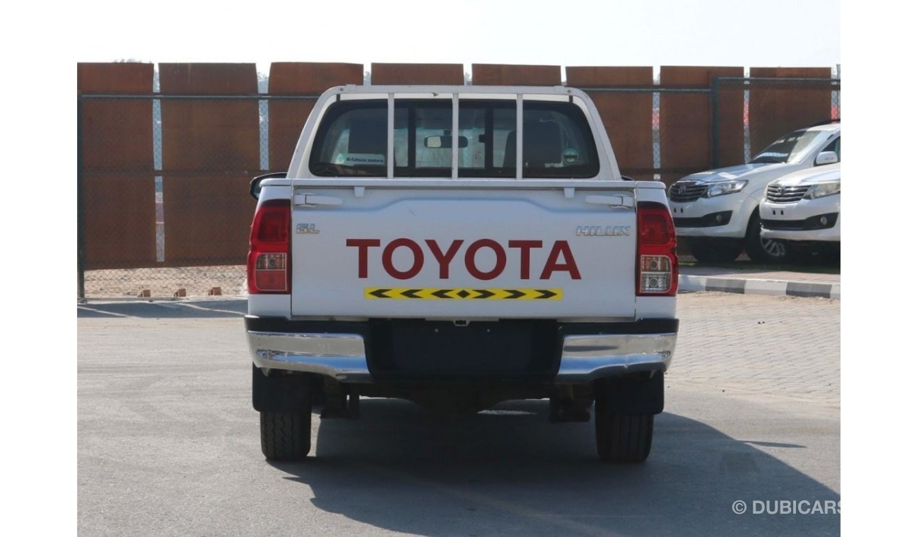 Toyota Hilux 2018 | HILUX GL 4X2 DOUBLE CABIN WITH GCC SPECS AND EXCELLENT CONDITION