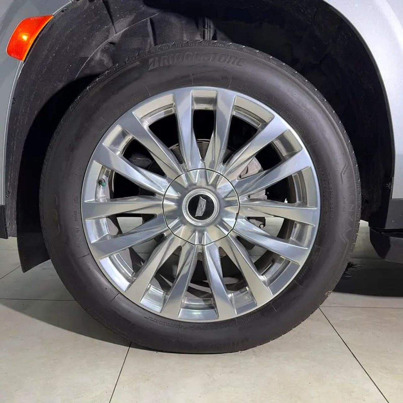 كاديلاك إسكالاد ESV Premium Luxury 6.2L