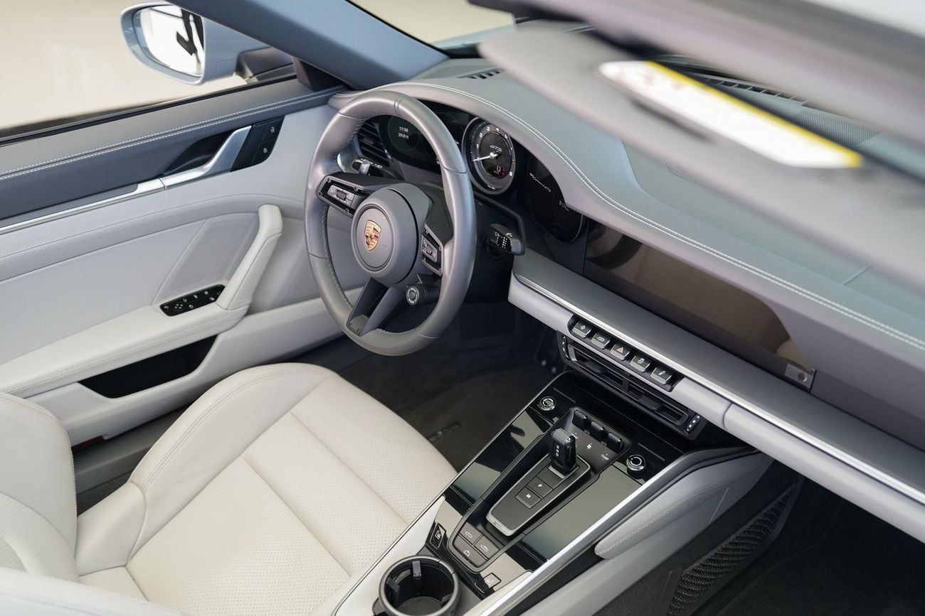 بورش 911 Carrera 4GTS 3.0L (450 HP) Convertible