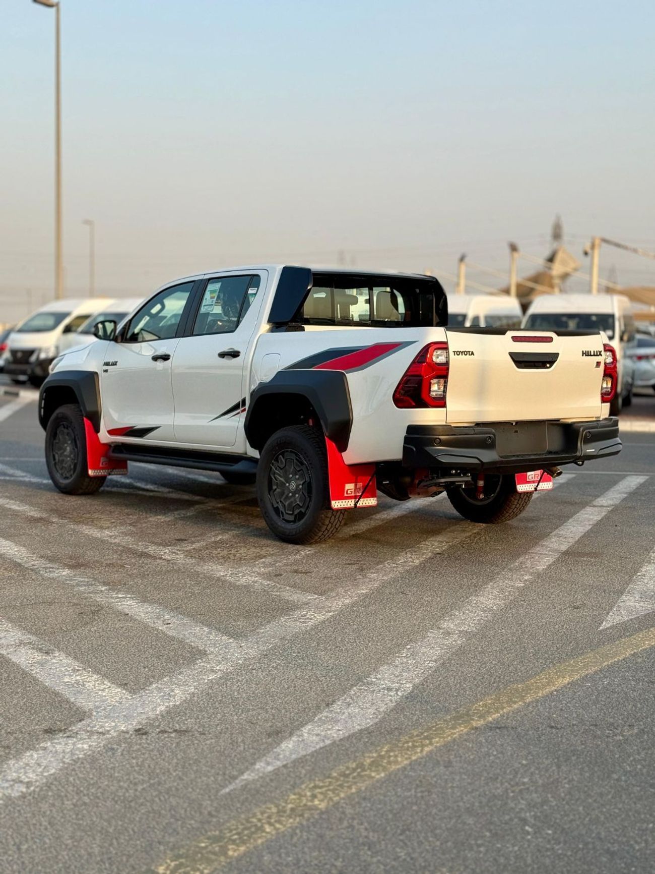 تويوتا هيلوكس Toyota Hilux GR Sport 4.0L