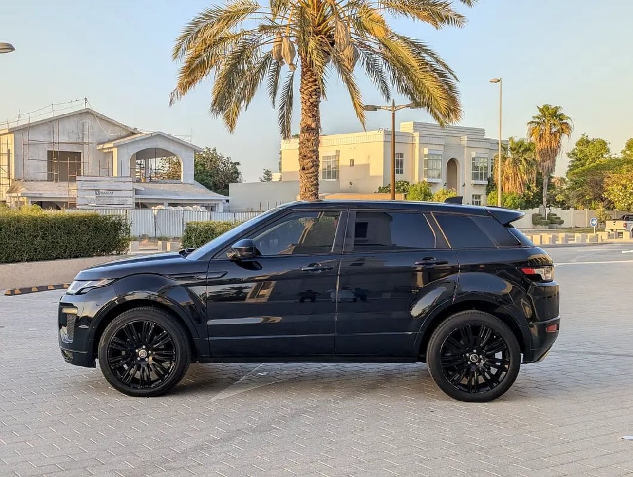 لاند روفر رانج روفر إيفوك SE US Premium Condition Clean Well Maintained Luxury SUV