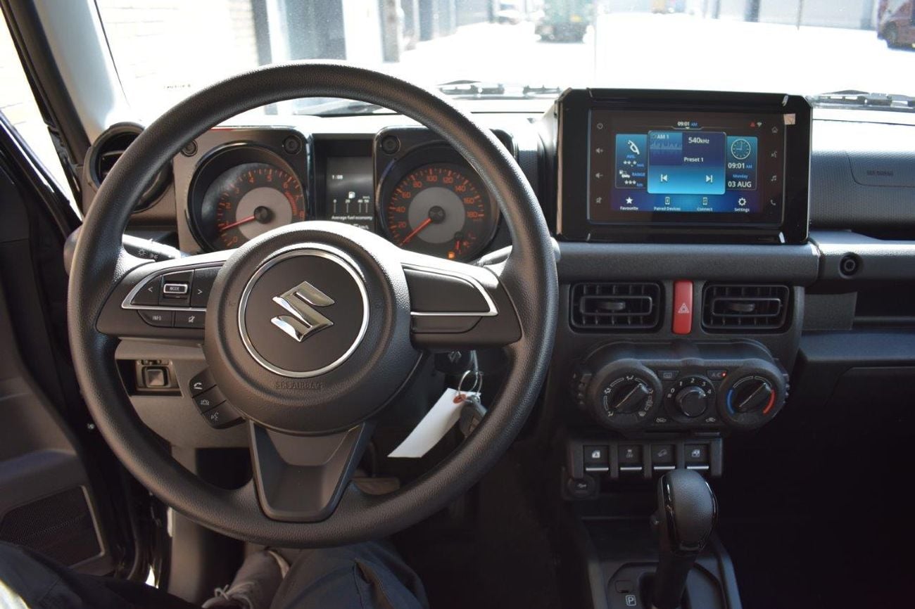 سوزوكي جيمني GL . 1.5L . 4 Cyl . 4-Speed Automatic . Petrol . 4WD . 5 Seats . 3 Door