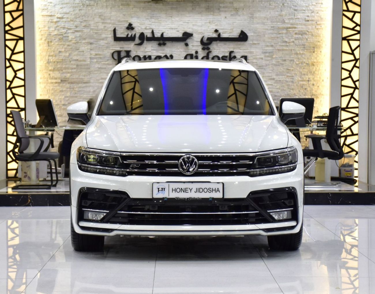 فولكس واجن تيجوان EXCELLENT DEAL for our Volkswagen Tiguan R-Line 4Motion ( 2019 Model ) in White Color GCC Specs