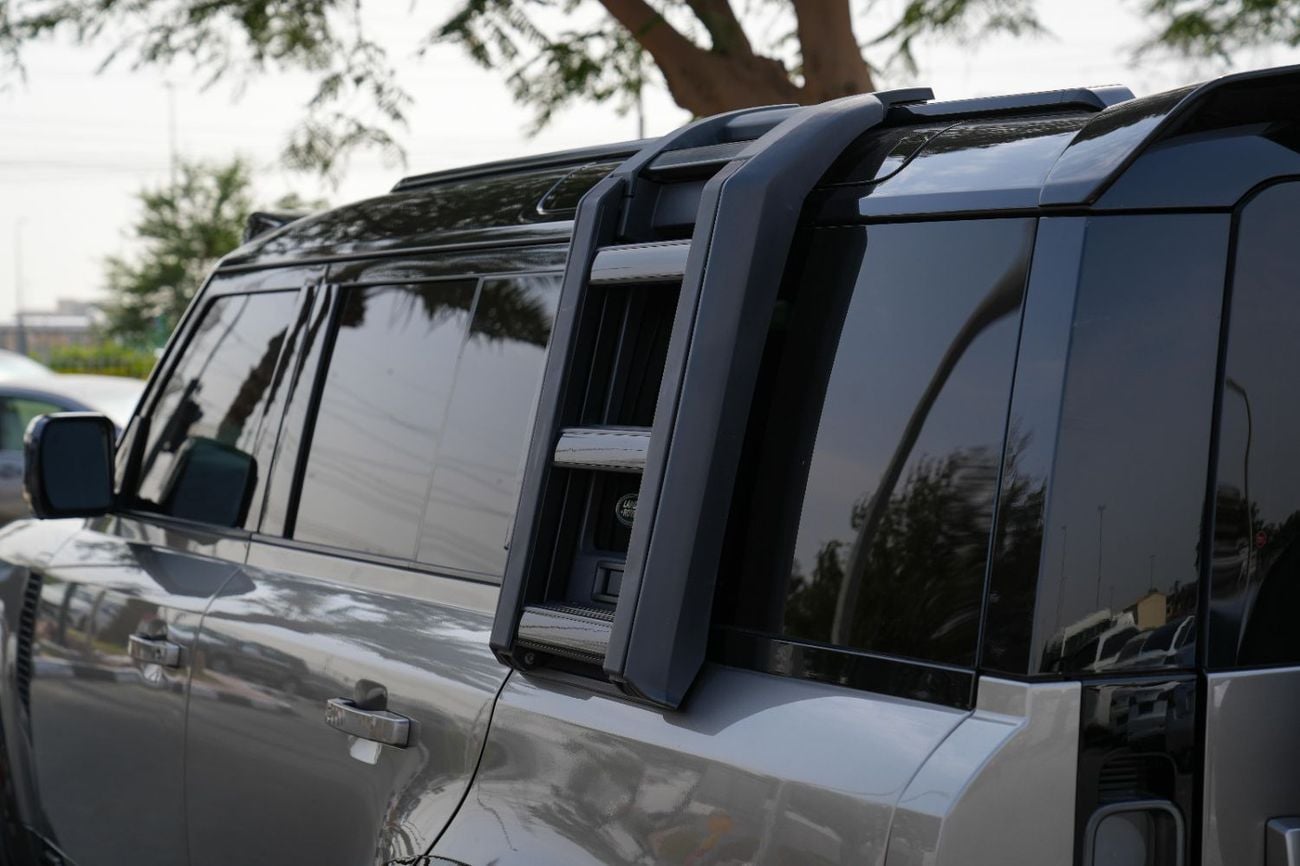 Land Rover Defender P400 110 X 3.0L (5 Seater)