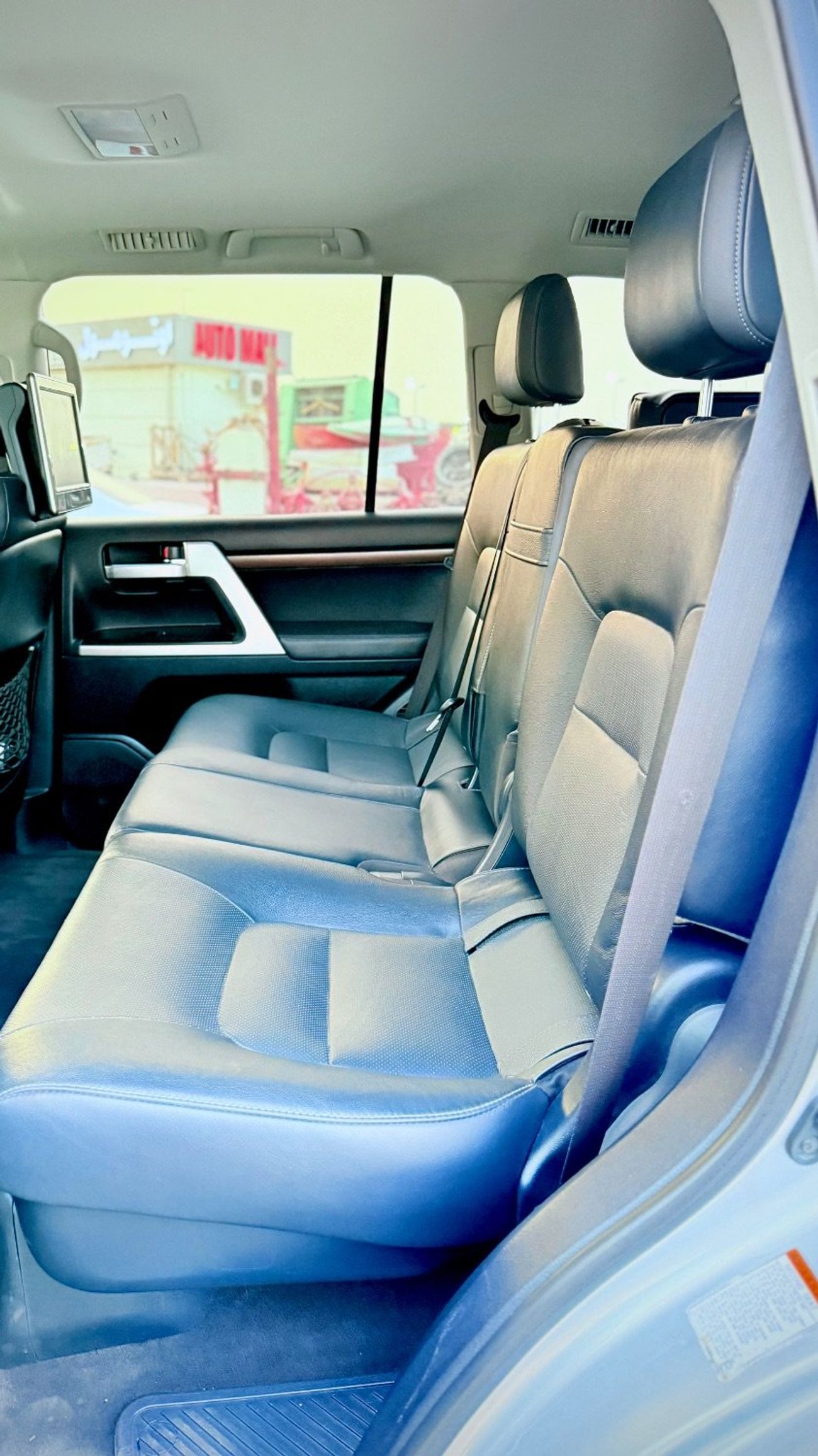 Toyota Land Cruiser 2021 Facelift 2023 Shape SAHARA V8 RHD DIESEL ENGINE FULL OPTION