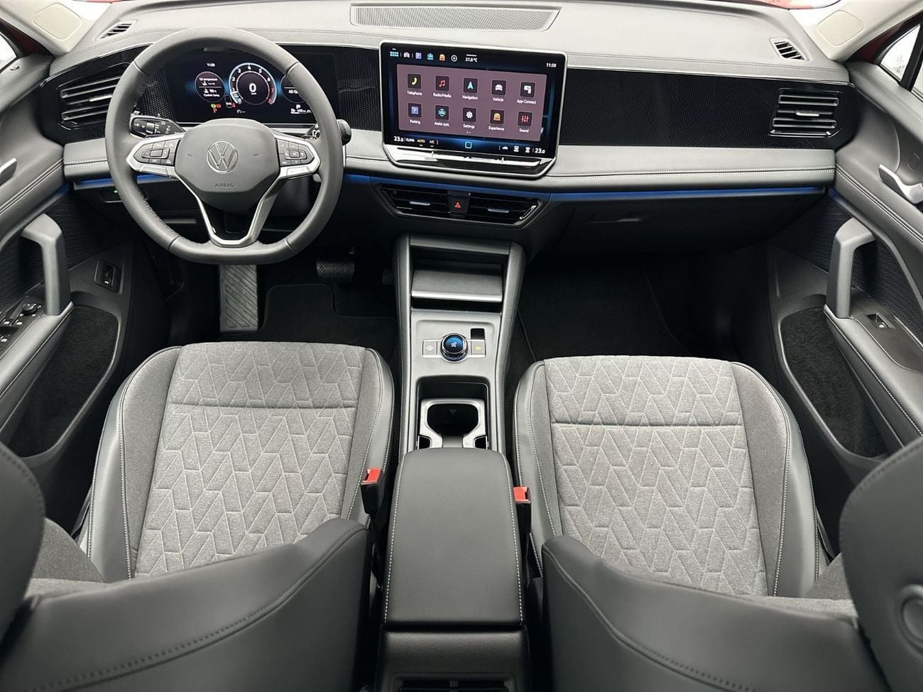 Volkswagen Tiguan Tiguan Life + Fabric Seats (Ref#31265) - 33,100 AED SAVINGS from New Car