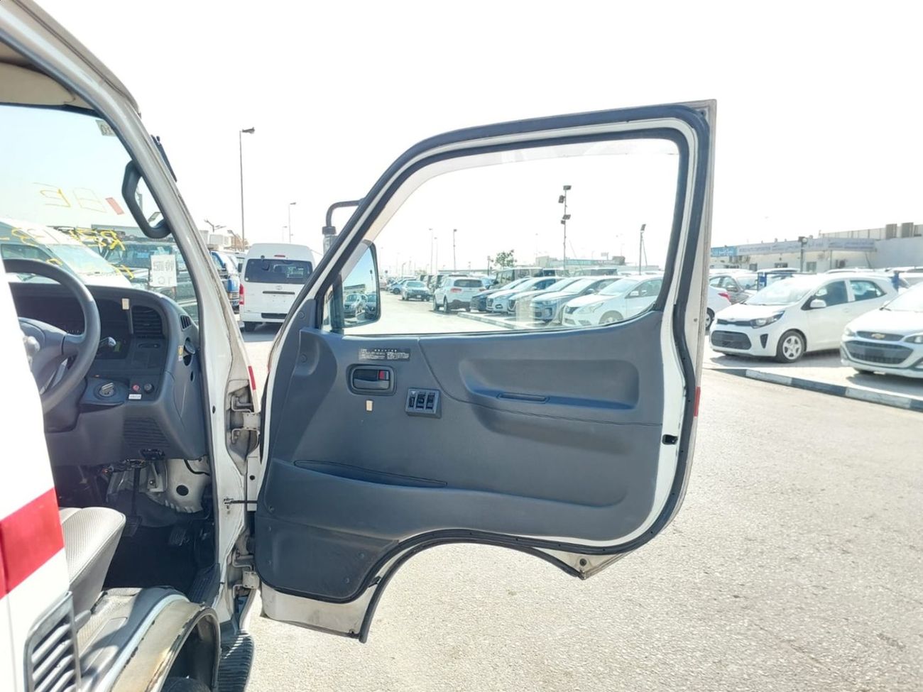 Toyota Hiace (RAMADAN OFFER) TOYOTA HIACE VAN AMBULANCE RHD 1997 MODEL 2.4 L PETROL AUTOMATIC(PM01771)