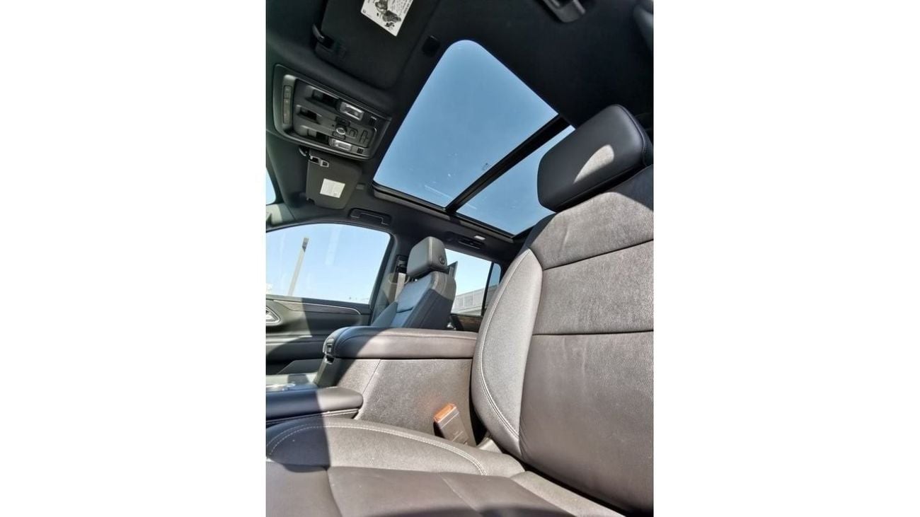 Chevrolet Suburban Chevrolet LT Suburban - 2022- Grey