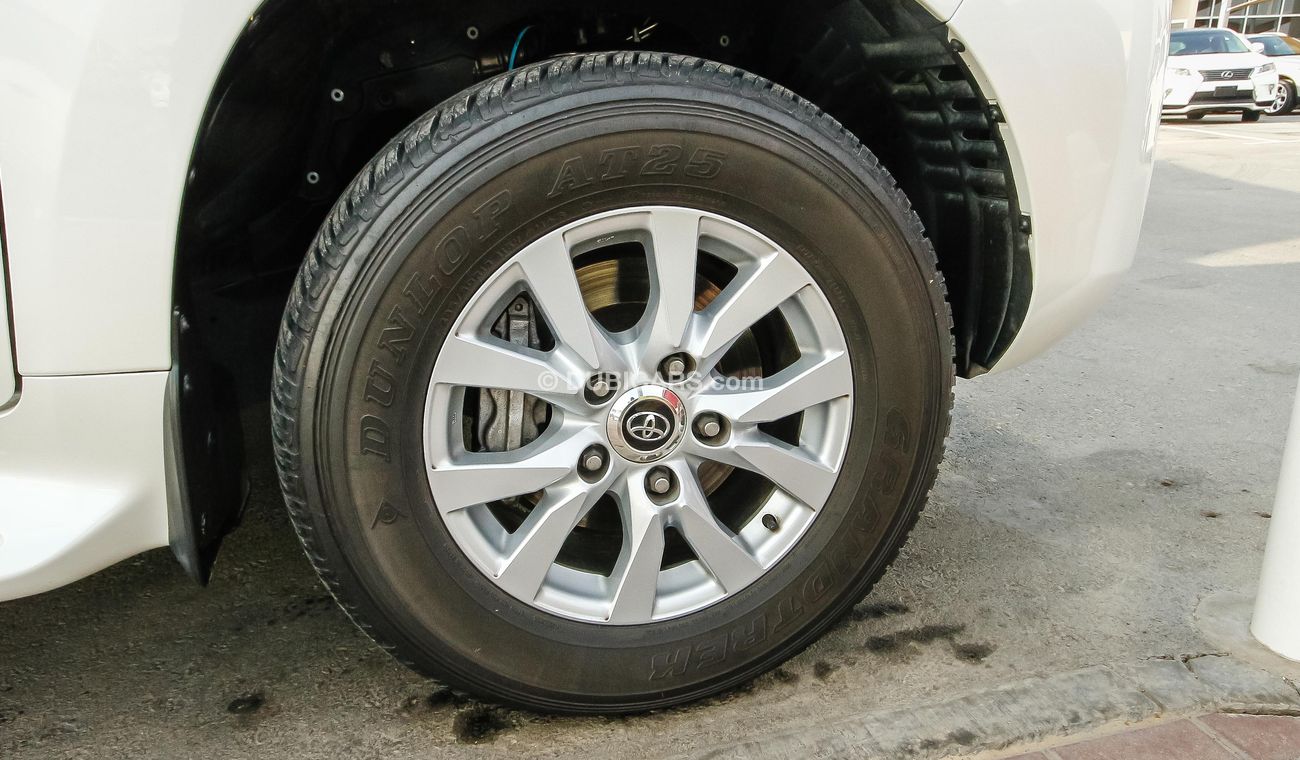 Toyota Land Cruiser GXR V6