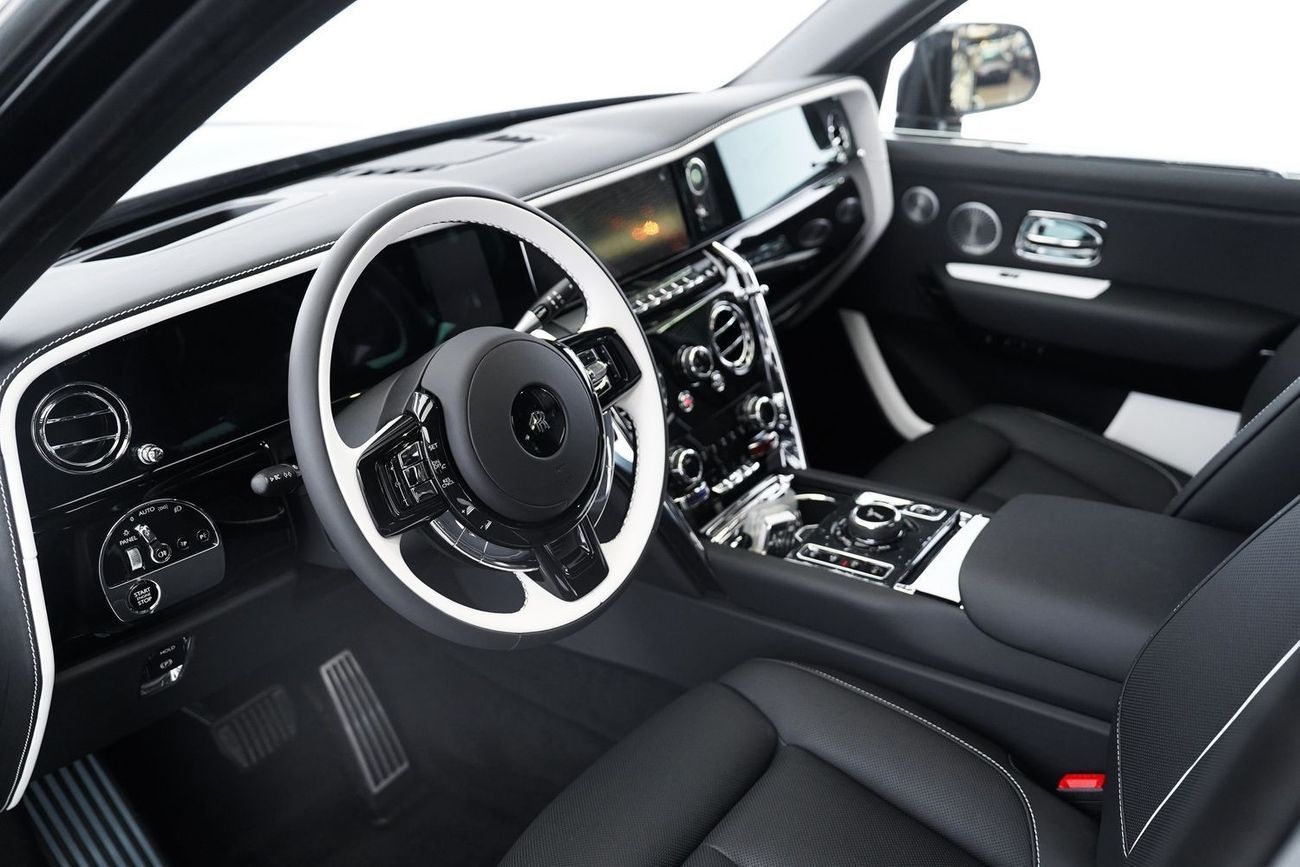 Rolls-Royce Cullinan Rolls Royce Cullinan Series 2 SILVER BADGE