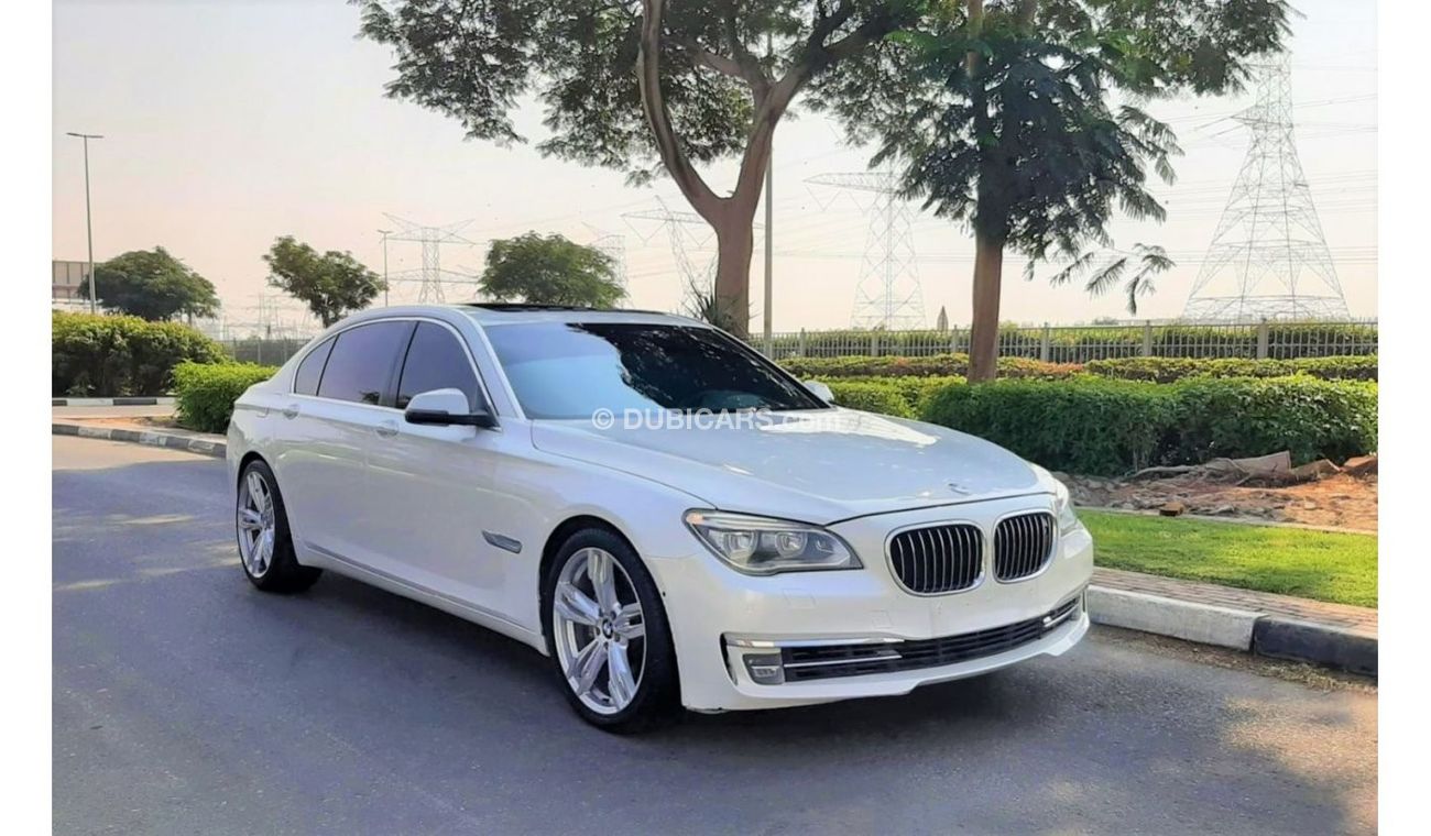 بي أم دبليو 730Li LI - 2015 - UNDER WARRANTY - IMMACULATE CONDITION
