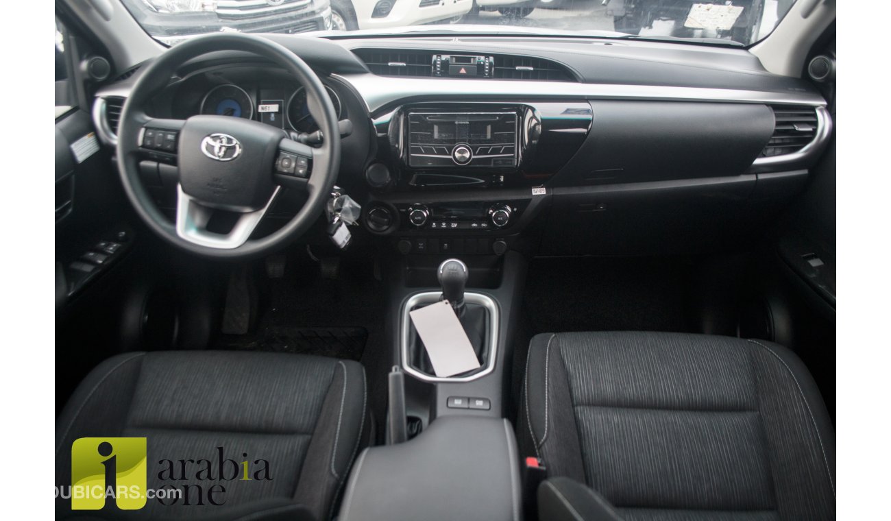 Toyota Hilux SR5 - 2.4L - M/T