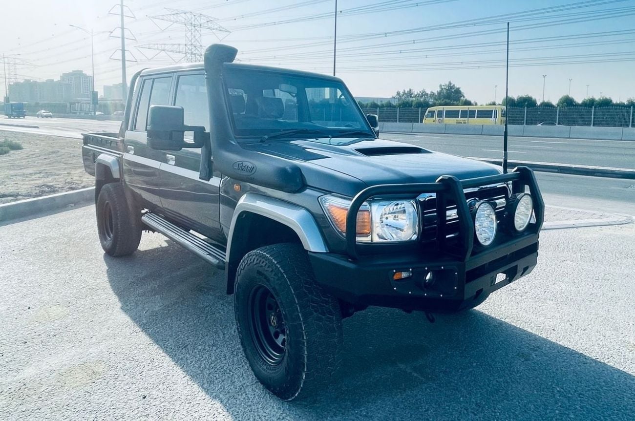 Toyota Land Cruiser Pick Up FUEL DIESEL ,4500 CC .RIGHT HAND DRIVE ,DOUBALE CAB