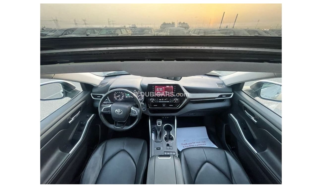 Toyota Highlander *Offer*2020 Toyota Highlander XLE 3.5L V6 Full Option - /