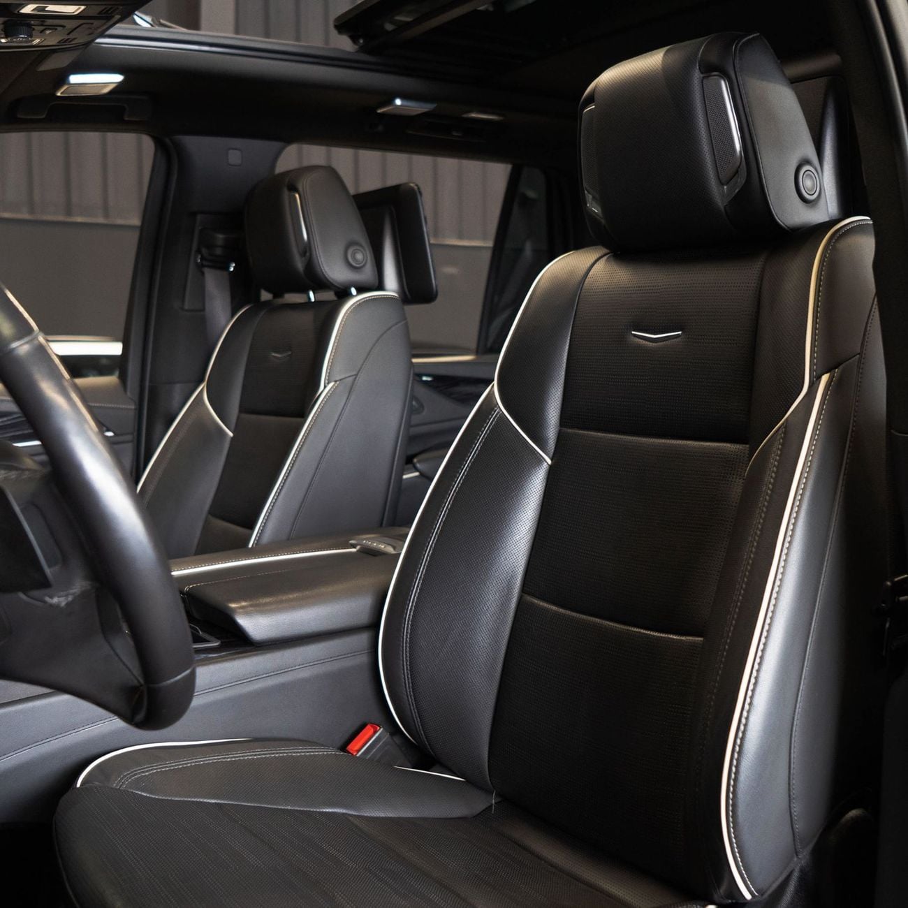 Cadillac Escalade AED 3,832 P.M • 0% Downpayment • Cadillac Escalade Premium Luxury Platinum  • 1 Year Warranty