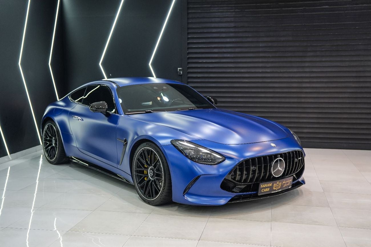 مرسيدس بنز AMG GT 63 سيارة كوبيه 4Matic+، مزودة بحزمة ألياف الكربون!!