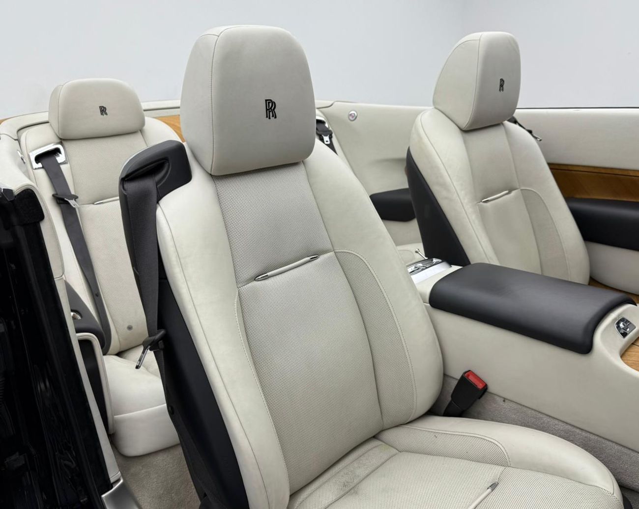 Rolls-Royce Dawn 2022 Rolls-Royce Dawn V12 ,Warranty ,Service History ,Excellent Condition ,GCC