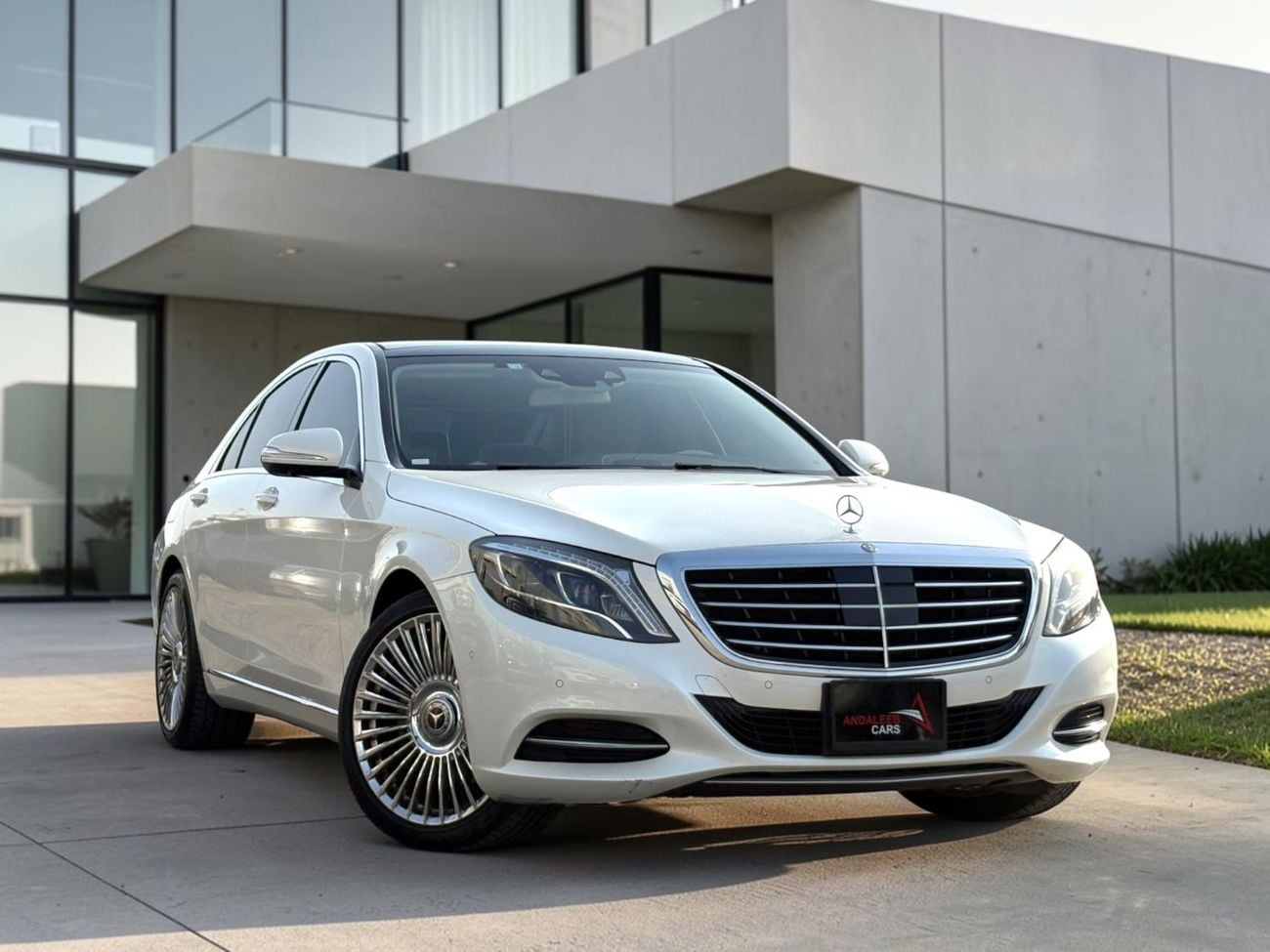 Mercedes-Benz S 400 Std 3.5L AED 2,720 P.M | 0% DOWN PAYMENT | MERCEDES-BENZ S400 HYBRID | 3.5L V6 | 2016