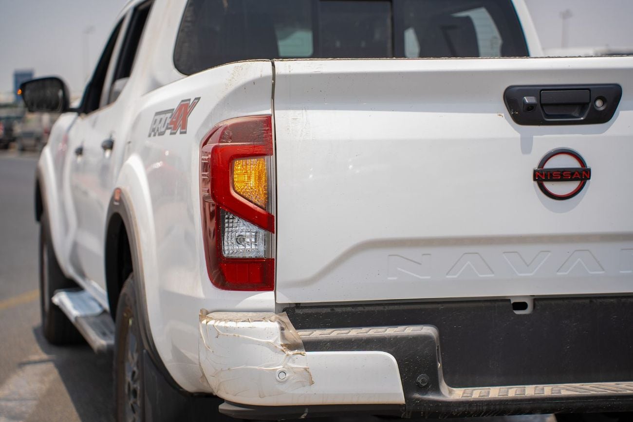 Nissan Navara PRO-4X Off-Road | 2.5L Diesel 4WD A/T (Only For Export)