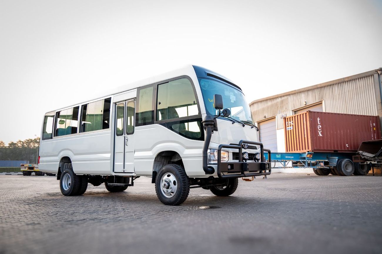 تويوتا كوستر 4.2 DSL MANUAL BUS 30 SEATS | 4x4