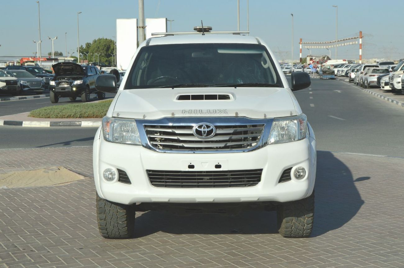 تويوتا هيلوكس Double cabin 3.0L, perfect inside and outside