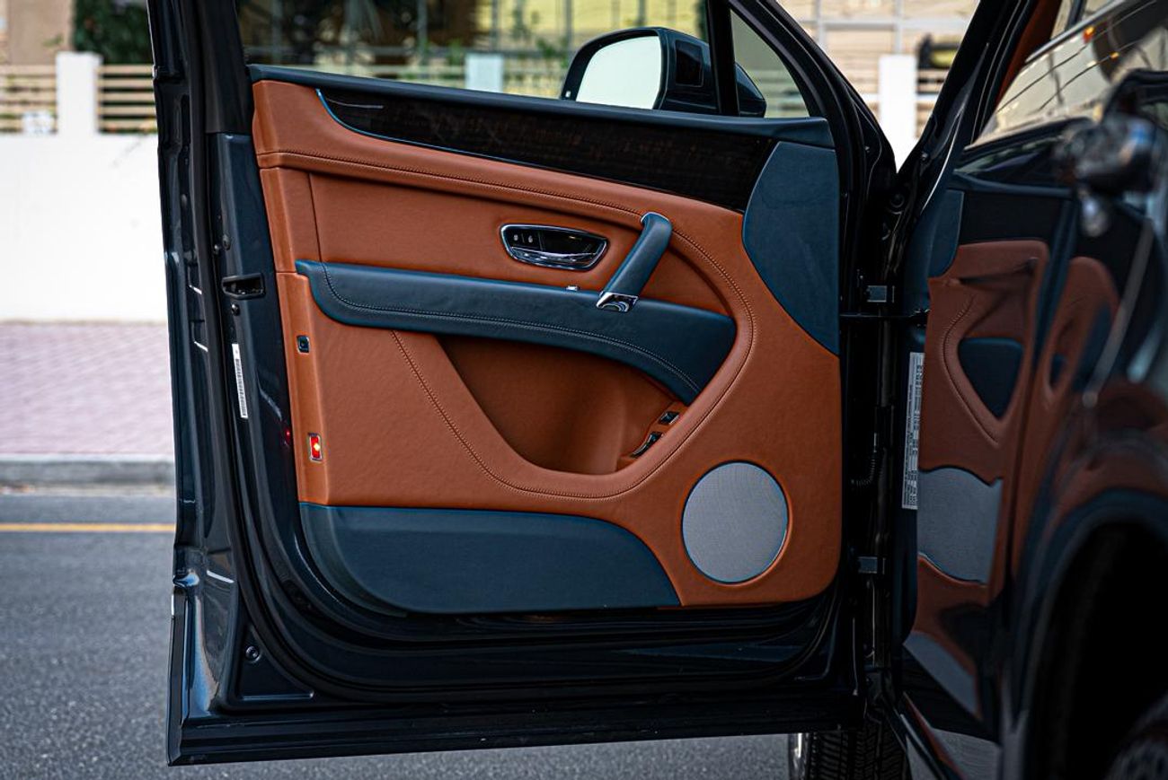 بنتلي بينتايجا Bentayga 4.0T