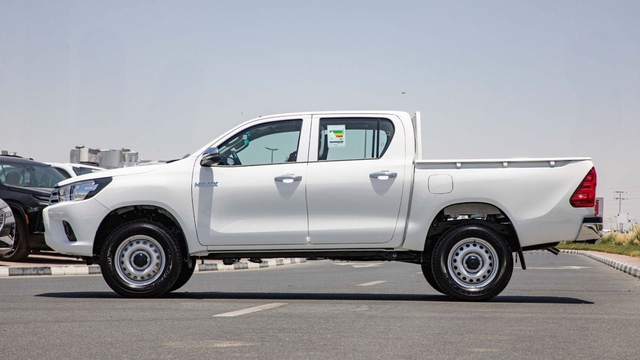 تويوتا هيلوكس DLX 2.4L DOUBLE CAB BASIC A/T