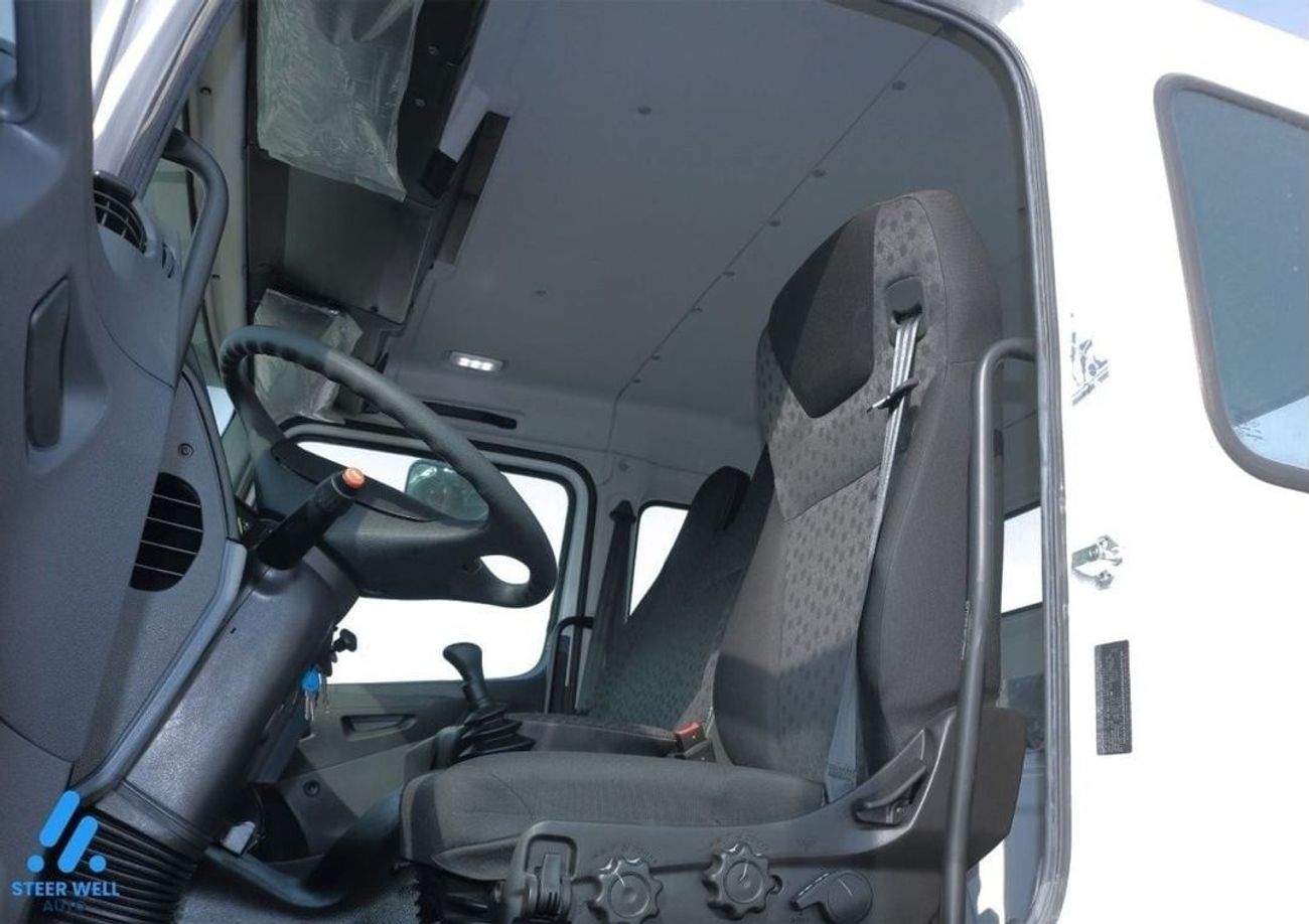 Mitsubishi Fuso Canter FJ 18 ton chassis 6 Cylinder Turbo DIESEL