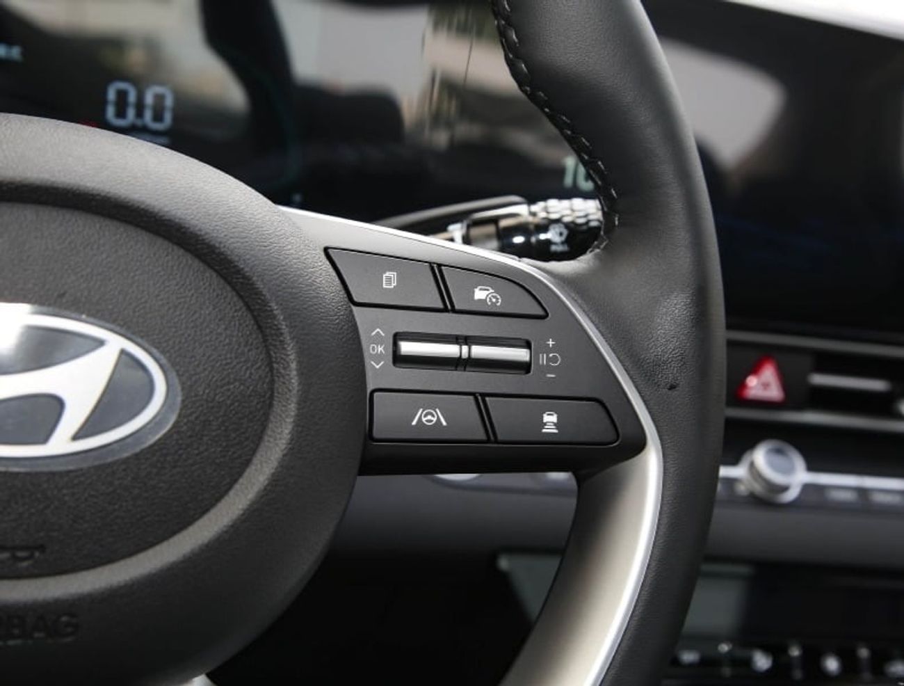 هيونداي إلانترا Elantra Premium Full With Radar