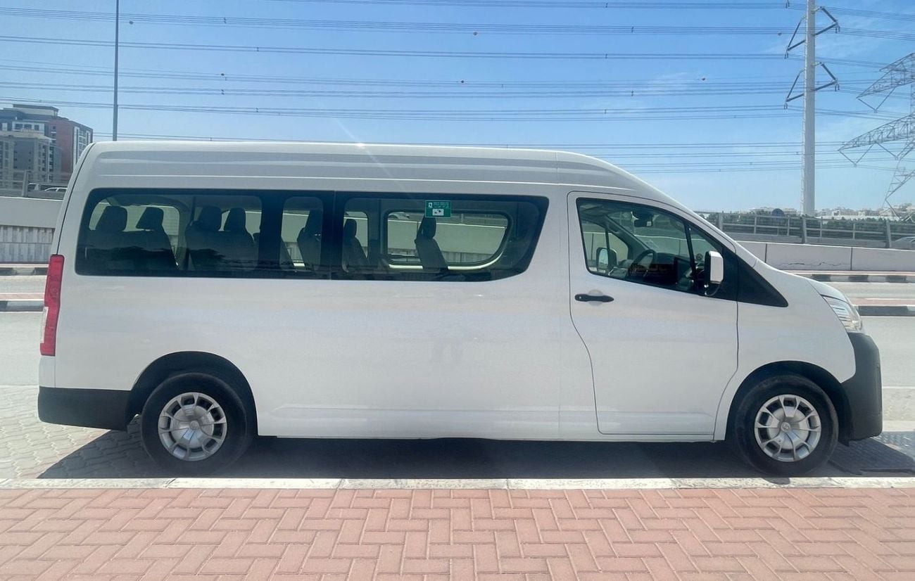 Toyota Hiace DLS HIGH ROOF TOYOTA HIACE COMMUTER ,DIESEL ENGINE 2800 CC ,10 SEATER ,RIGHT HAND DRIVE