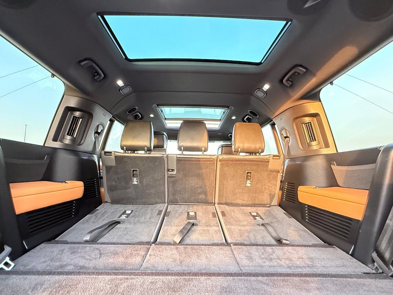 Land Rover Defender 130 SE P400 X Dynamic (7 Seater)