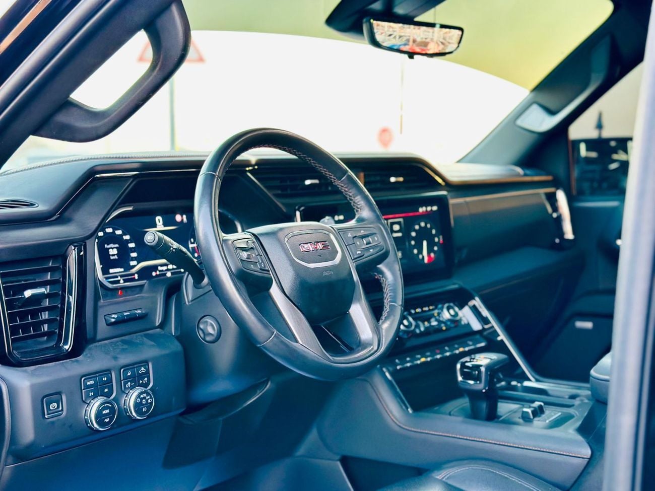 GMC Sierra 1500 CREWCAB AT4 | Monthly 2600/- | 0% DP | Paddle Shifters | Sunroof | # 07618R