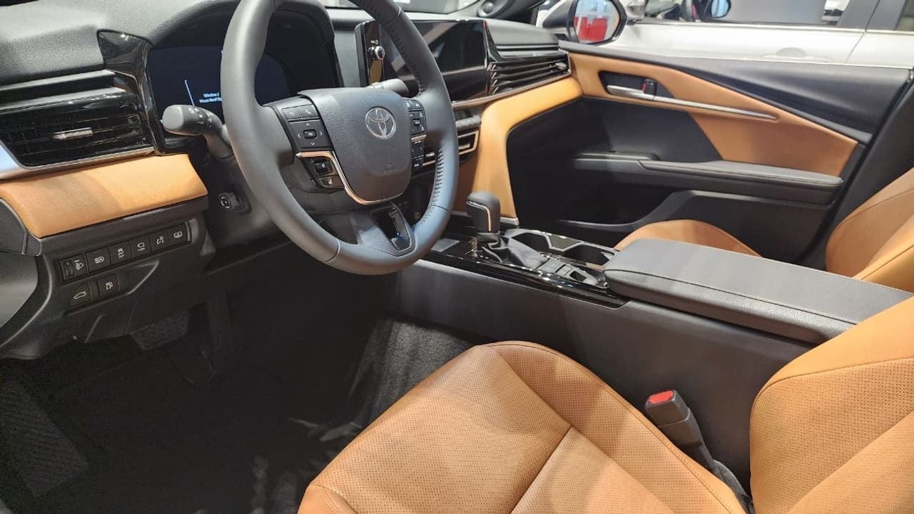 Toyota Camry LIMITED HEV