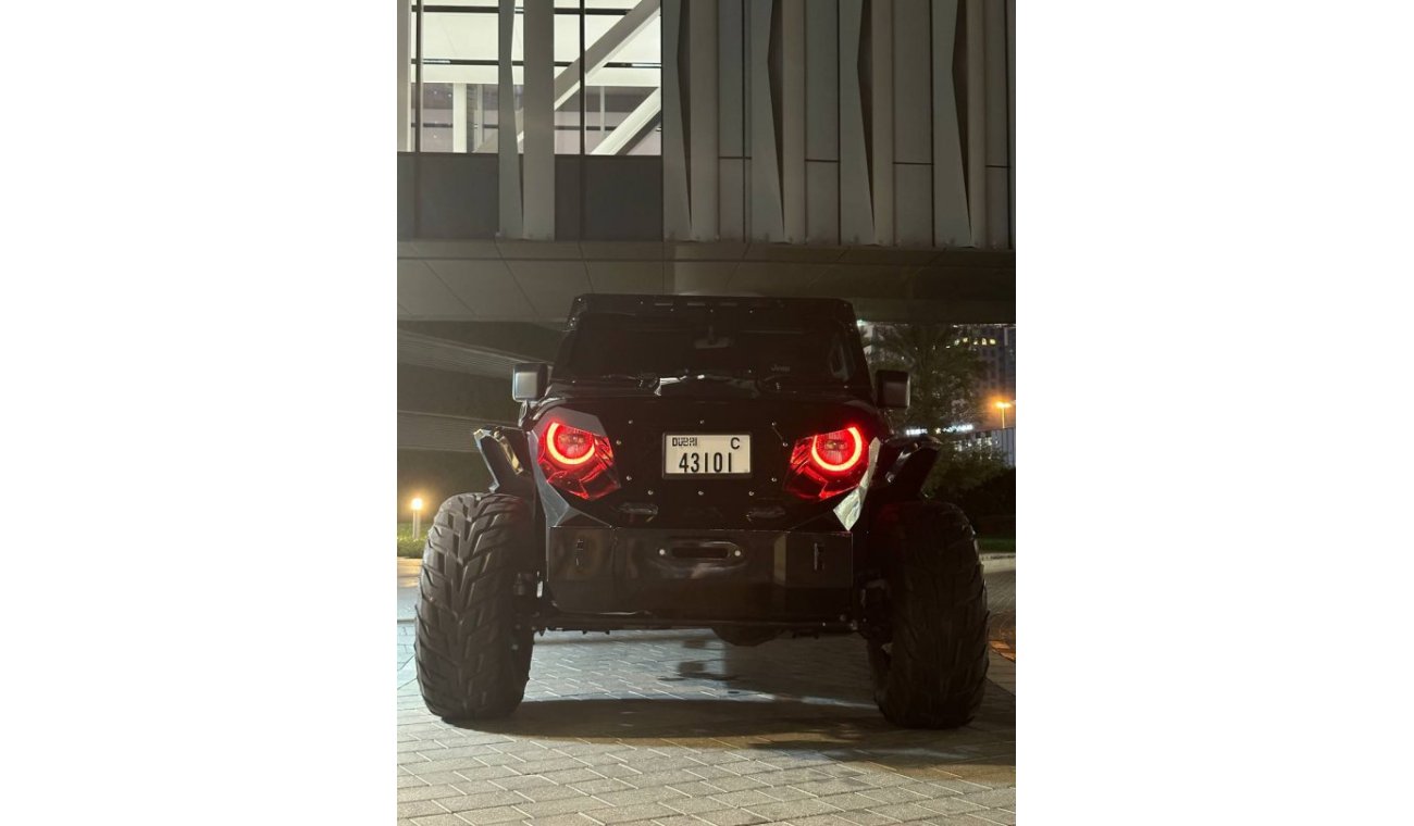 جيب جلادياتور 3.6L American..Full custom..Wheels Fuel 35”.