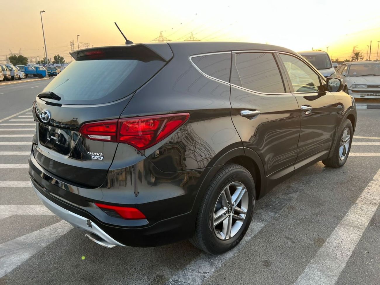 Hyundai Santa Fe 2018 Hyundai Santa Fe Sports 2.4L V4 - AWD 4x4 - Rear CAM With Multi Drive Mode -