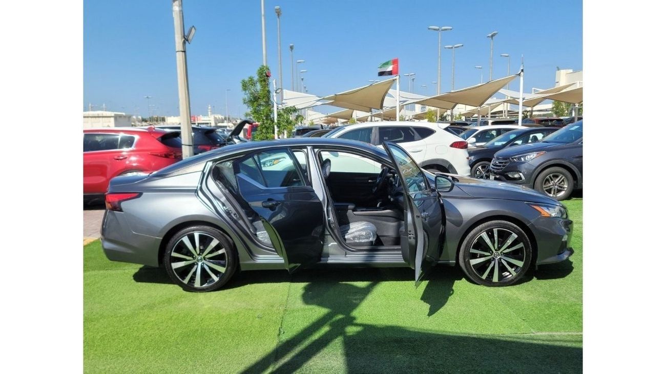 Nissan Altima Sport 2020 Nissan Altima, SR