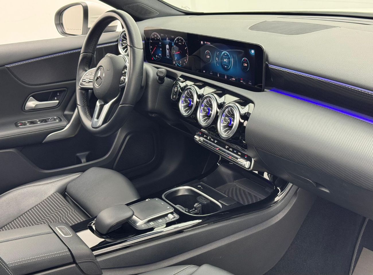 مرسيدس بنز A 200 Premium 2.0L 2021 Mercedes-Benz A200 Premium, 1 Year  Warranty, Mercedes Service History, GCC