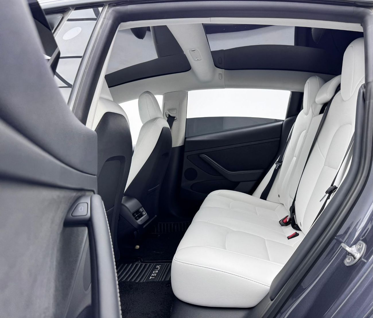 Tesla Model 3 Rear-Wheel Drive 2023 Tesla Model 3, One Year Unlimited KM Warranty ,Full Service History, GCC