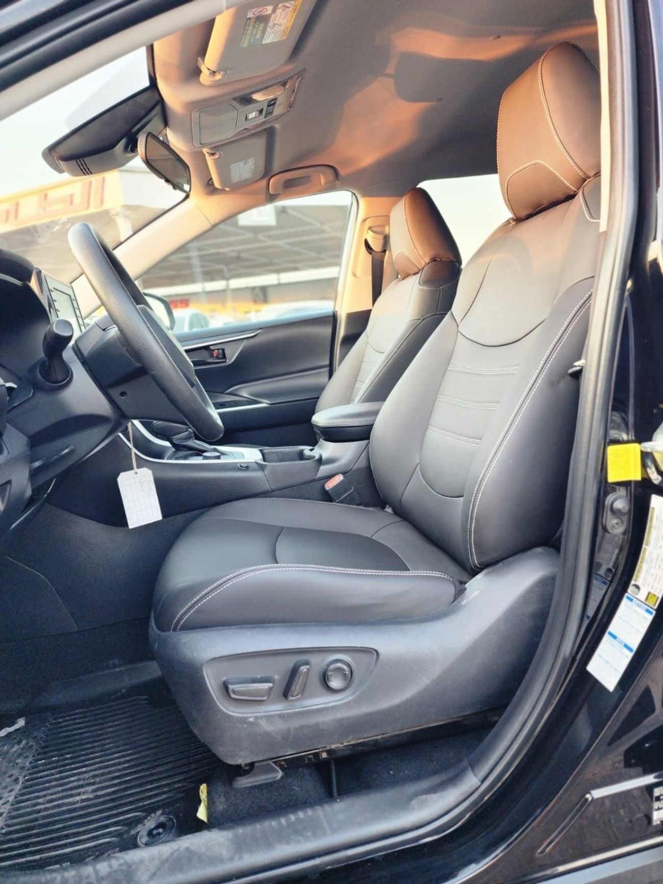 تويوتا راف ٤ LE 2.5L (219 HP) TOYOTA RAV4 Hybrid 2.5L (219 HP)