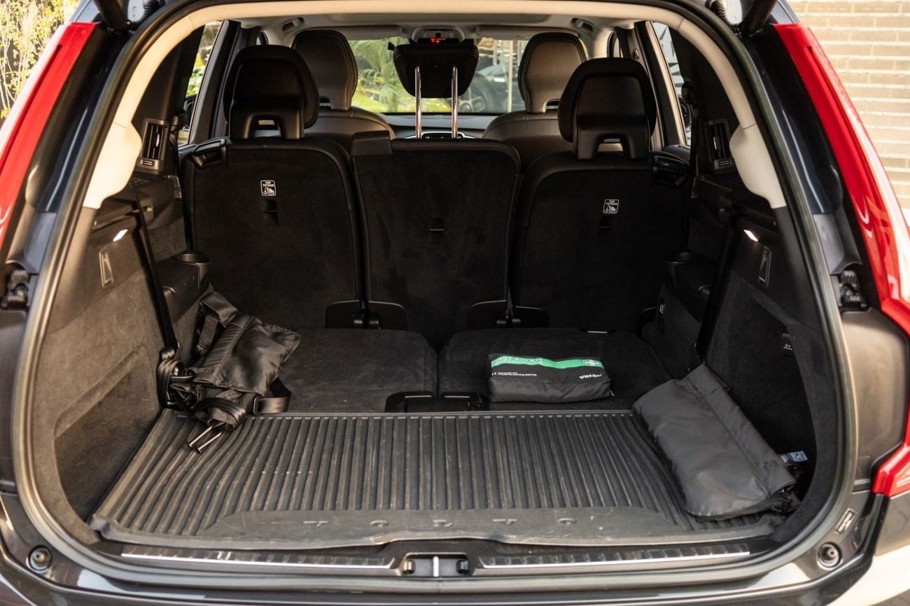 فولفو XC 90 MOMENTUM