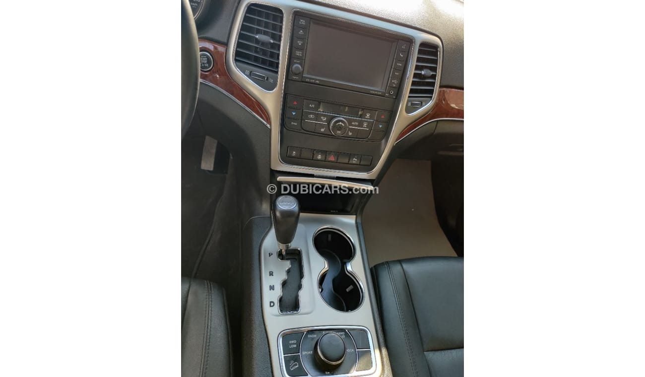 جيب جراند شيروكي 2012 model full options limited V6 low mileage