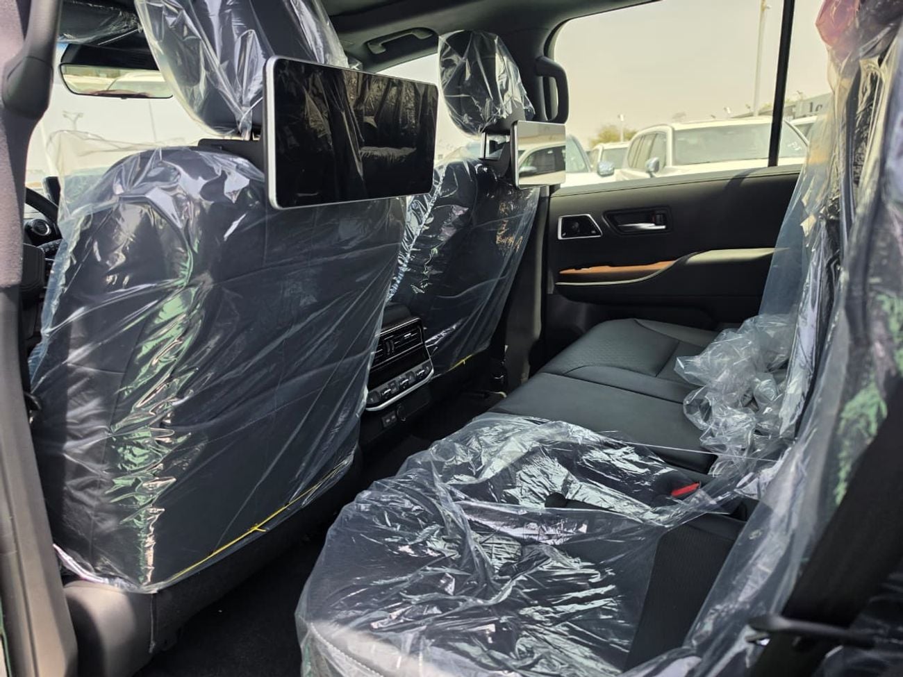 تويوتا لاند كروزر Toyota Land Cruiser LC300 VXR Plus 4.0 2026 – Full Option | Black / Black