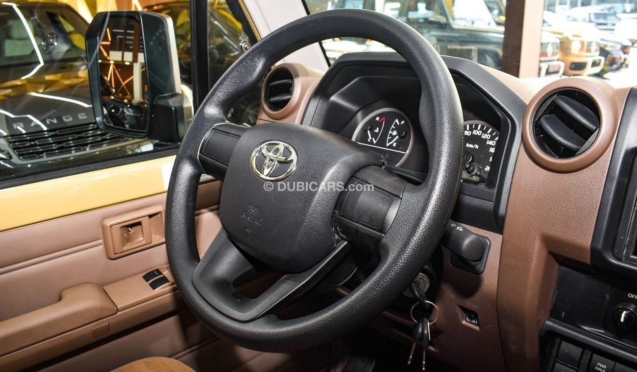 Toyota Land Cruiser Pick Up LAND CRUISER PETROL SINGLE CABIN 4.0L V6 2024
