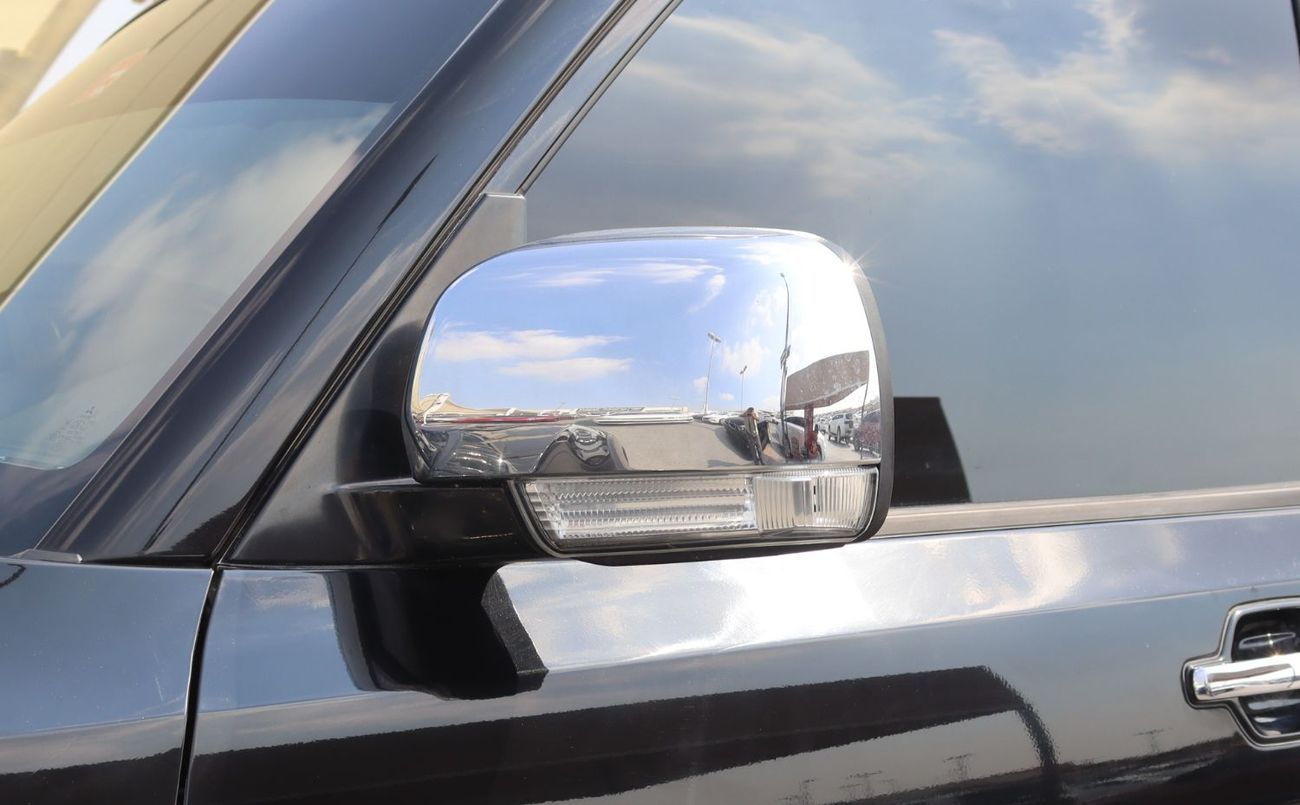 Mitsubishi Pajero GLS 3.8L Mitsubishi Pajero 2020 -GCC- Accident-free -7seats - 3.8L-V6 - KM 92000 - In excellent cond