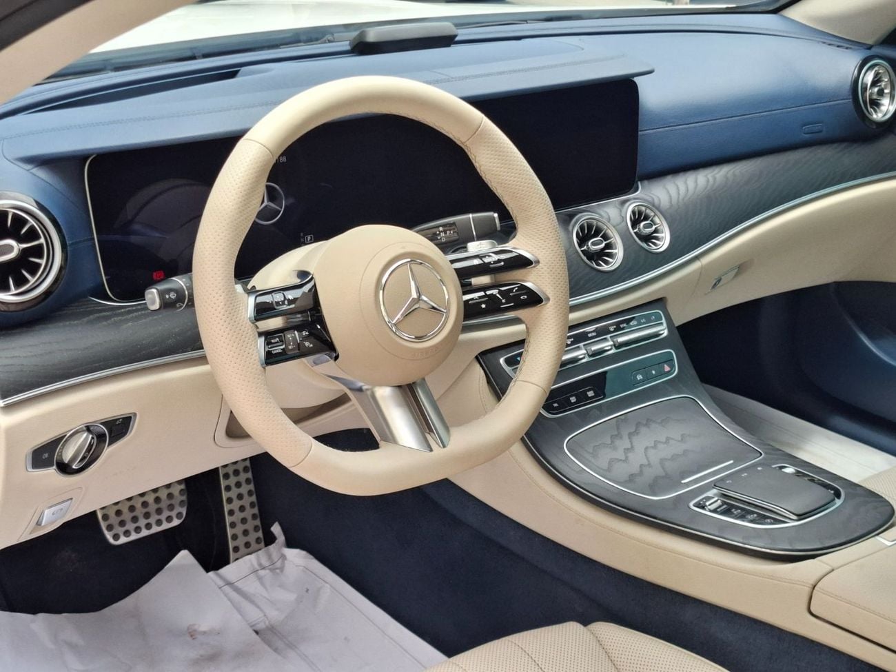 Mercedes-Benz E300 Coupe Mercedes-Benz E300d 2023 full option