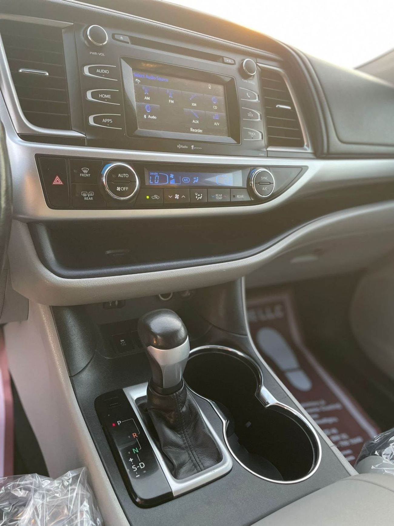 Toyota Highlander 2015 Toyota Highlander LE MidOption+ 3.5L V6 - AWD 4x4 - 7 Seater - Trunk Auto -