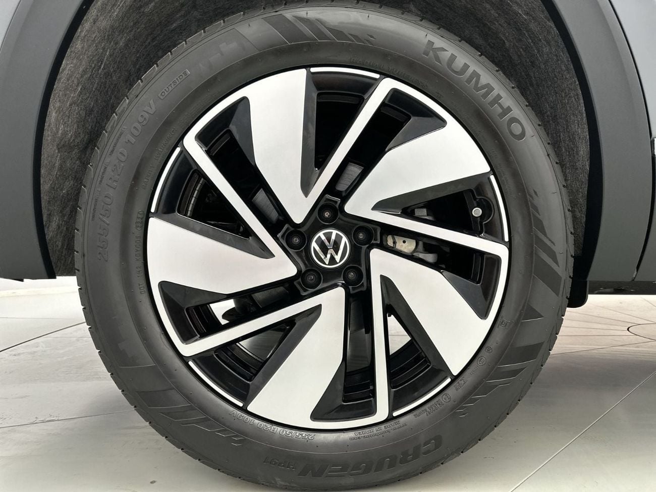 Volkswagen Teramont COMFORTLINE Teramont Comfortline 2L (Facelift 2) | Premium 7-Seater SUV | Panoramic Sunroof | Leather | ACC | Ca